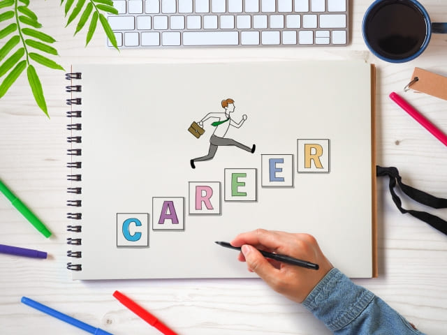 【営業の転職】焦らず今後のキャリアの方向性を見極めるには